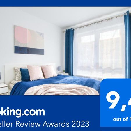 M&R Apartament Airport&Business Deluxe Cybernetyki 17 - Underground Garage - Free Wifi - Netflix - Air Conditioning - Self Check-In, Close By Chopin Airport Warszawa Eksteriør billede