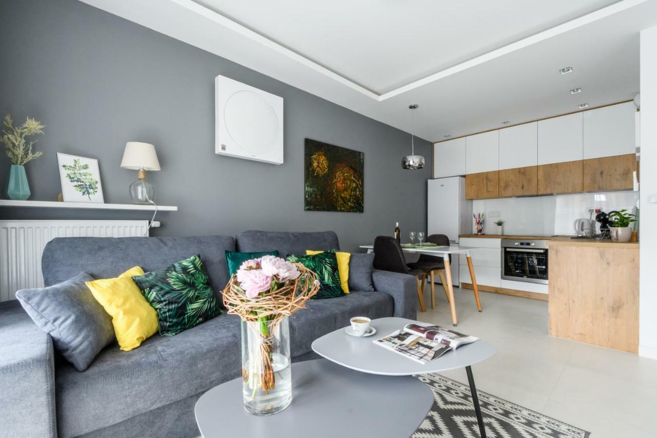 M&R Apartament Airport&Business Deluxe Cybernetyki 17 - Underground Garage - Free Wifi - Netflix - Air Conditioning - Self Check-In, Close By Chopin Airport Warszawa Eksteriør billede