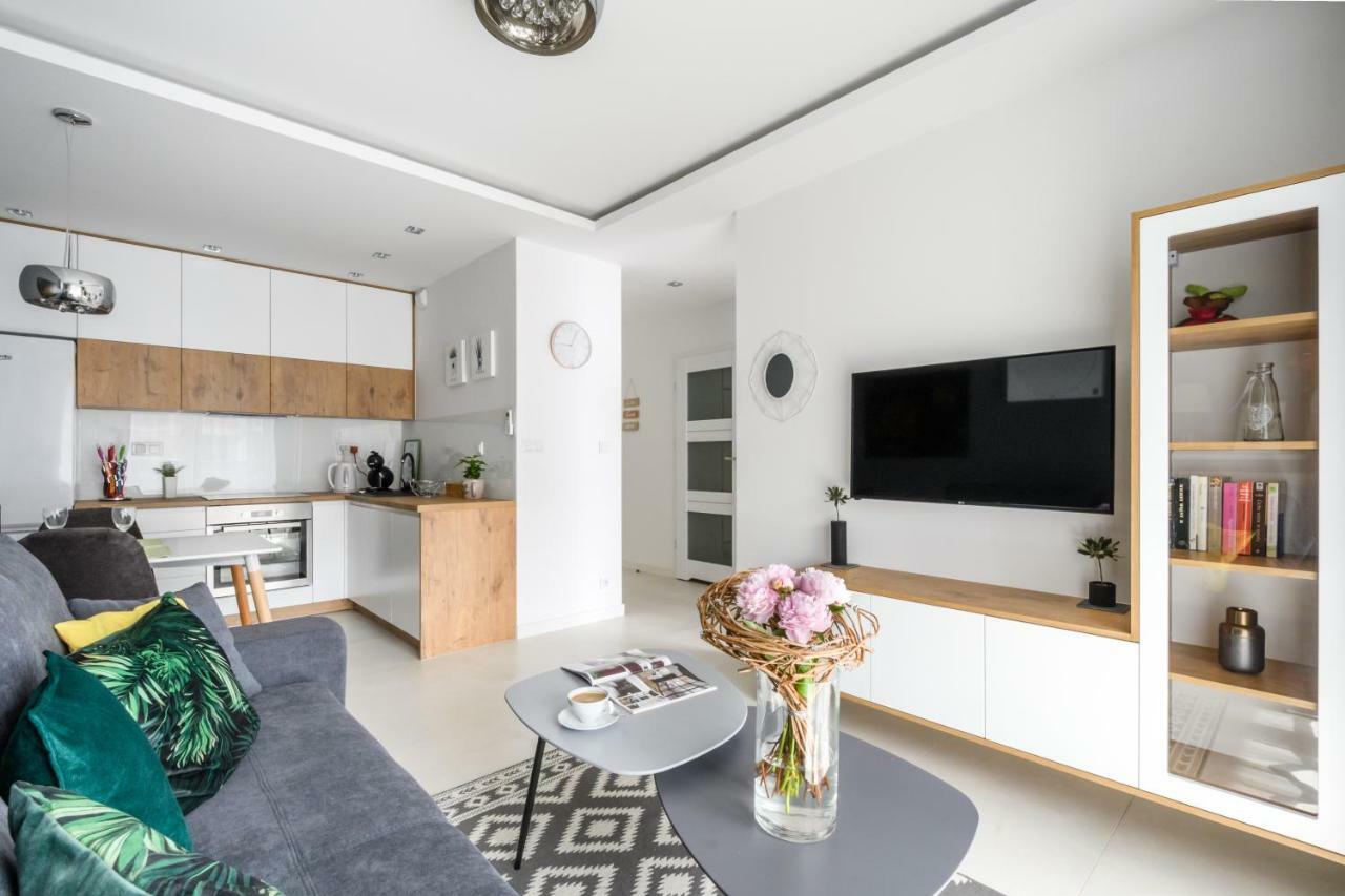 M&R Apartament Airport&Business Deluxe Cybernetyki 17 - Underground Garage - Free Wifi - Netflix - Air Conditioning - Self Check-In, Close By Chopin Airport Warszawa Eksteriør billede