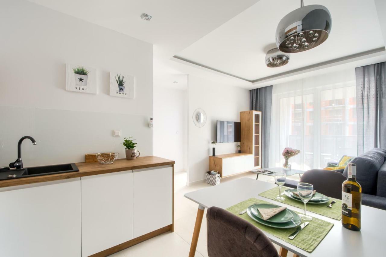 M&R Apartament Airport&Business Deluxe Cybernetyki 17 - Underground Garage - Free Wifi - Netflix - Air Conditioning - Self Check-In, Close By Chopin Airport Warszawa Eksteriør billede